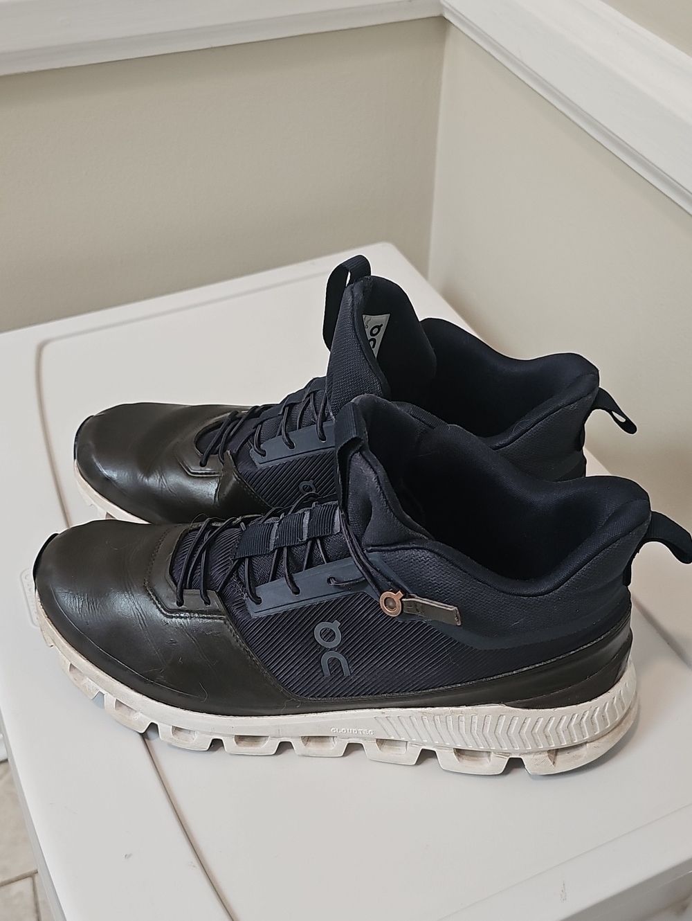 On Running Men’s Cloud Hi Ink and Brorn Trail Sneakers Boots